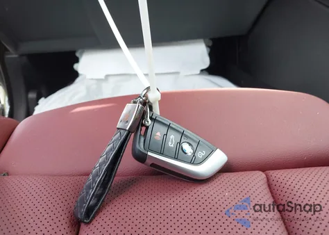 2025 BMW 3 Series 330I из США, поврежденный, VIN 3MW69CW06S8F01988